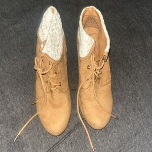 Women’s size 7, Charlotte Russe, high heel ankle boots suede feel